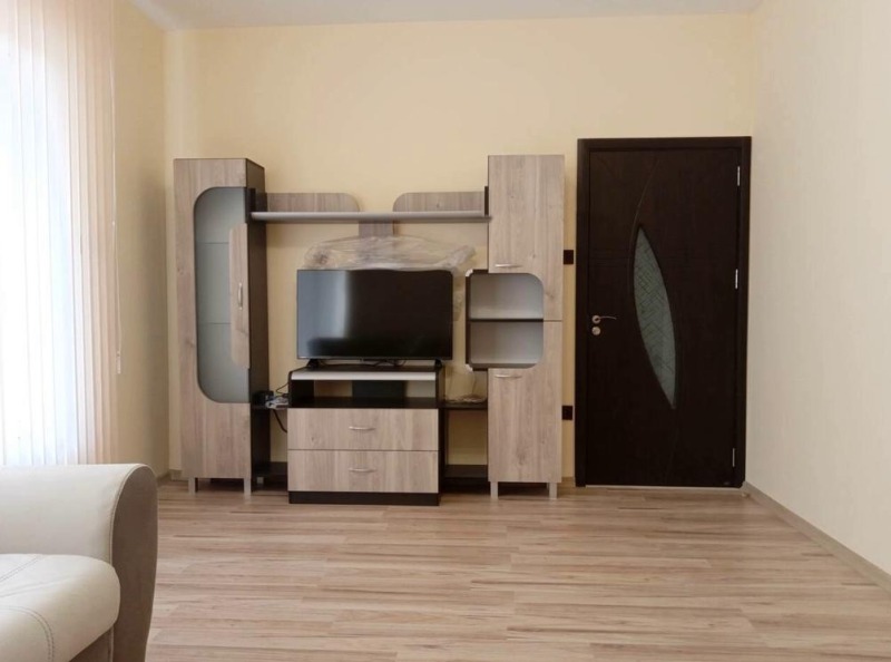 Zu vermieten  3 Schlafzimmer Plowdiw , Trakija , 100 qm | 49069861 - Bild [3]