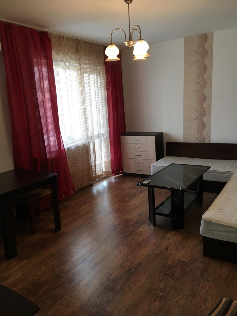 Vuokrattavana  Studio Plovdiv , Kjutšuk Pariž , 36 neliömetriä | 93033049