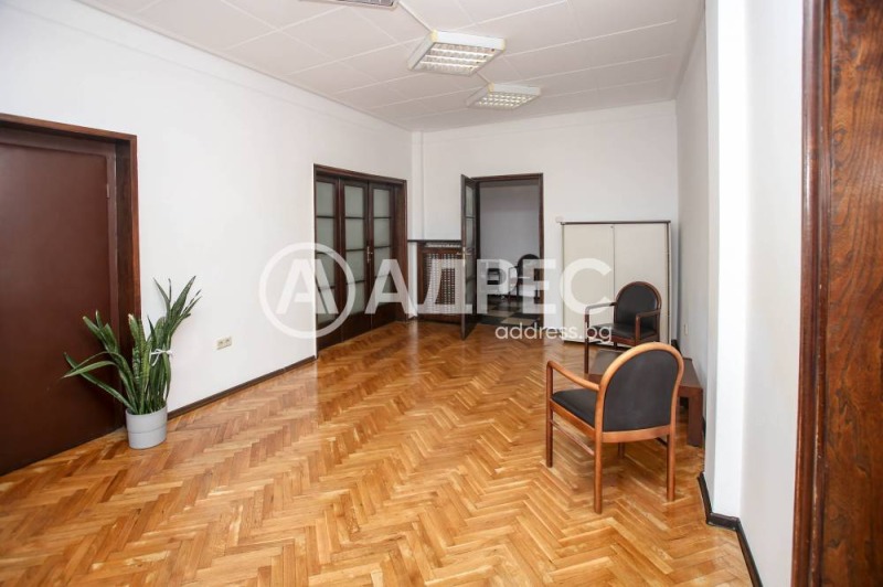 Дава под наем  Офис град София , Докторски паметник , 120 кв.м | 43031700 - изображение [6]