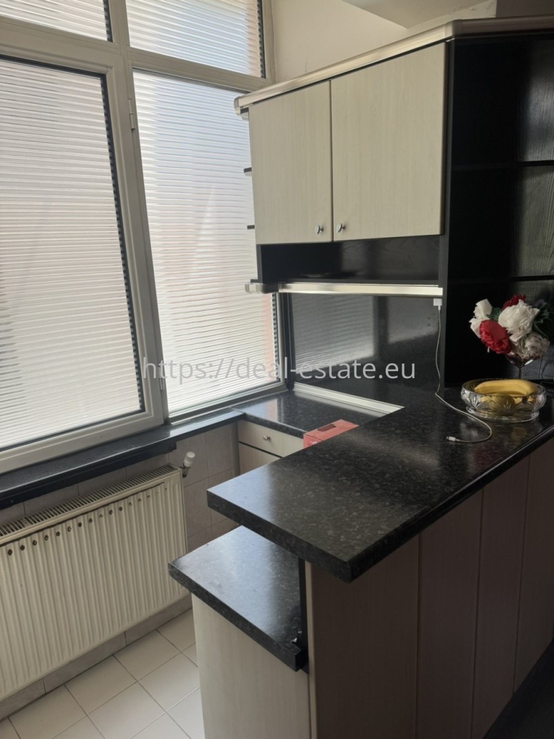 Zu vermieten  2 Schlafzimmer Blagoewgrad , Schirok zentar , 100 qm | 23386818 - Bild [4]