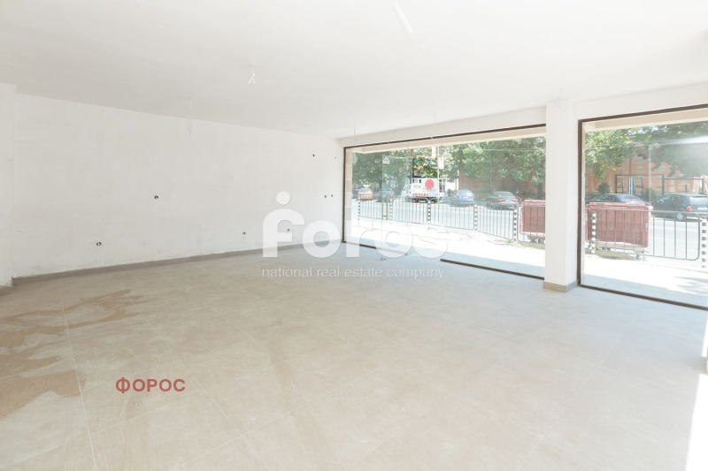 Дава под наем МАГАЗИН, гр. Бургас, Център