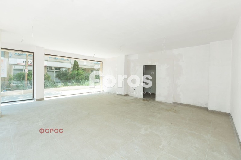 Дава под наем МАГАЗИН, гр. Бургас, Център, снимка 2 - Магазини - 53506591