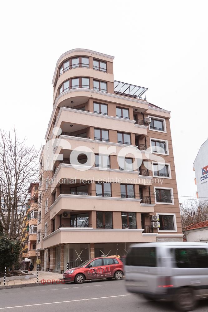 Дава под наем МАГАЗИН, гр. Бургас, Център, снимка 9 - Магазини - 53506591