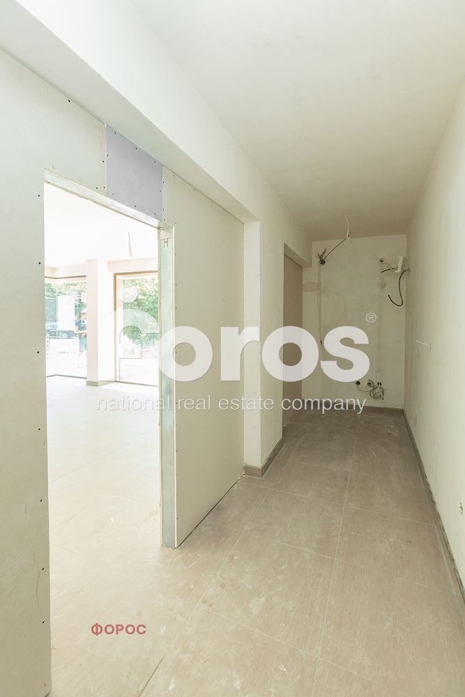 Дава под наем МАГАЗИН, гр. Бургас, Център, снимка 6 - Магазини - 53506591