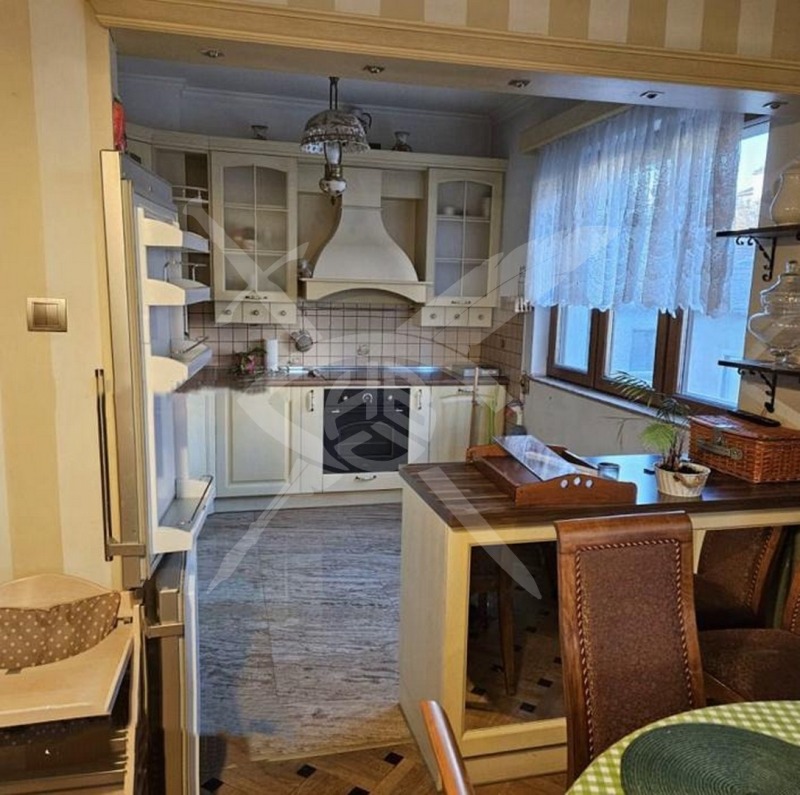 Дава под Наем 3-СТАЕН в град София, Център - 100 кв.м / 900 € » 1 760.25 лв., ЕКС НВД ООД