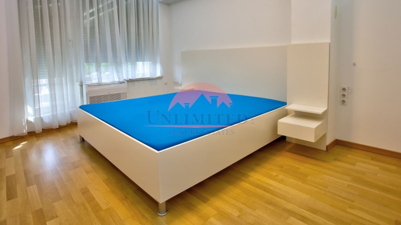 Zu vermieten  3 Schlafzimmer Sofia , Zentar , 210 qm | 99546370 - Bild [4]