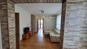 1 quarto Kolhozen pazar, Varna 4