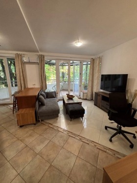 1 chambre Meditsinska akademiya, Sofia