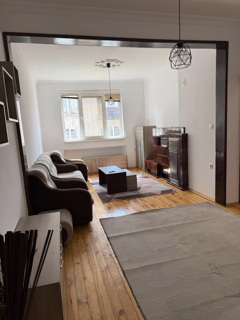 De inchiriat  1 dormitor Sofia , Țentâr , 75 mp | 68064527