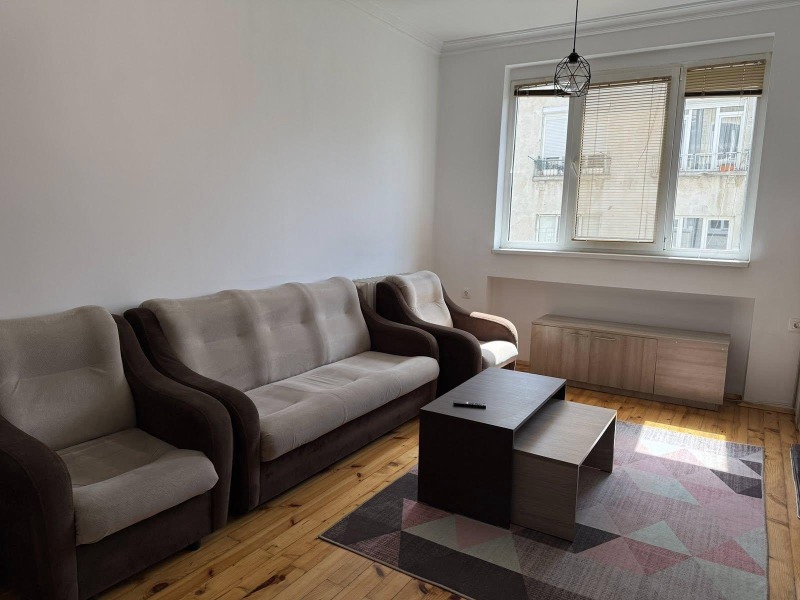 De inchiriat  1 dormitor Sofia , Țentâr , 75 mp | 68064527 - imagine [2]