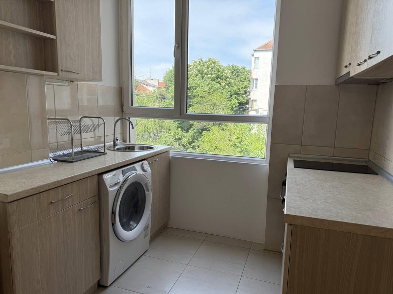 De inchiriat  1 dormitor Sofia , Țentâr , 75 mp | 68064527 - imagine [6]