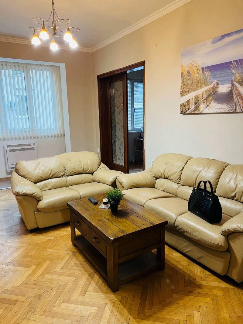 Дава под наем 4-СТАЕН, гр. София, Център, снимка 3 - Апартаменти - 54408881