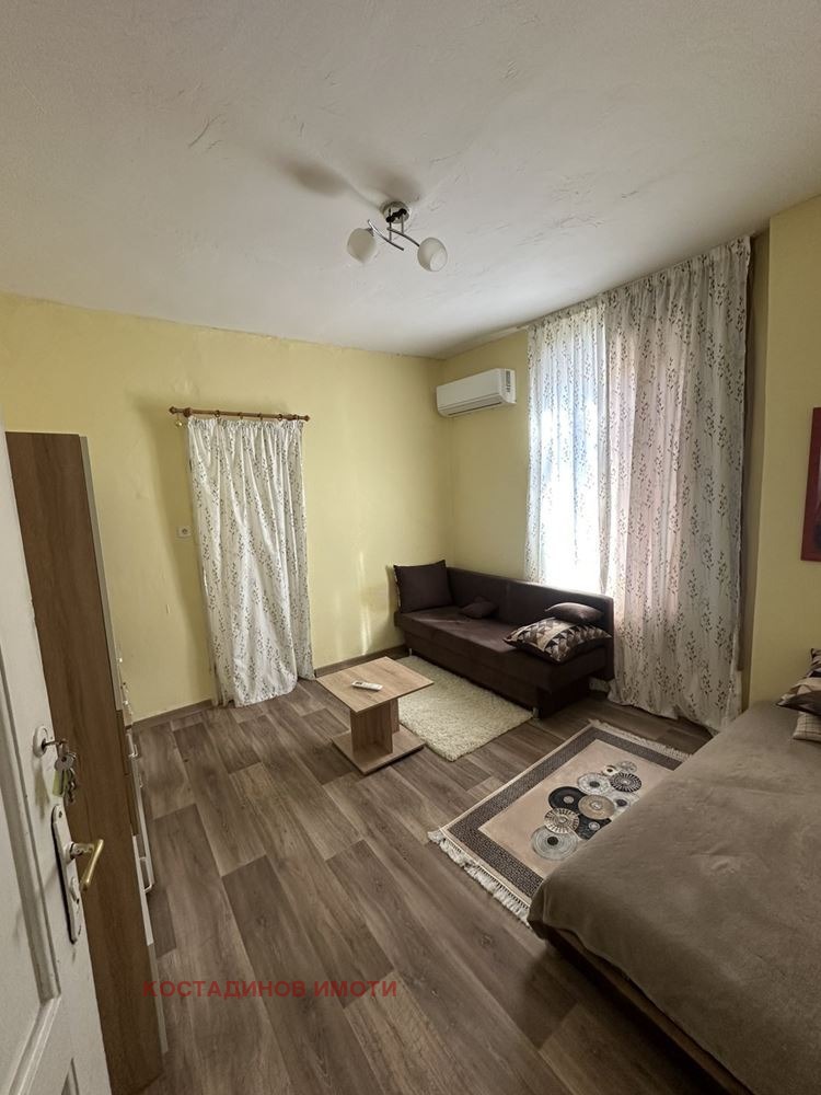 Дава под наем ЕТАЖ ОТ КЪЩА, гр. Пловдив, Център, снимка 4 - Етаж от къща - 53626066