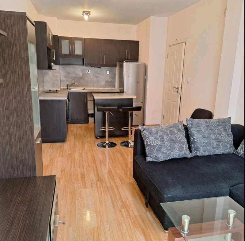 Para alugar  2 quartos Plovdiv , Kiutchuk Parij , 87 m² | 86243472