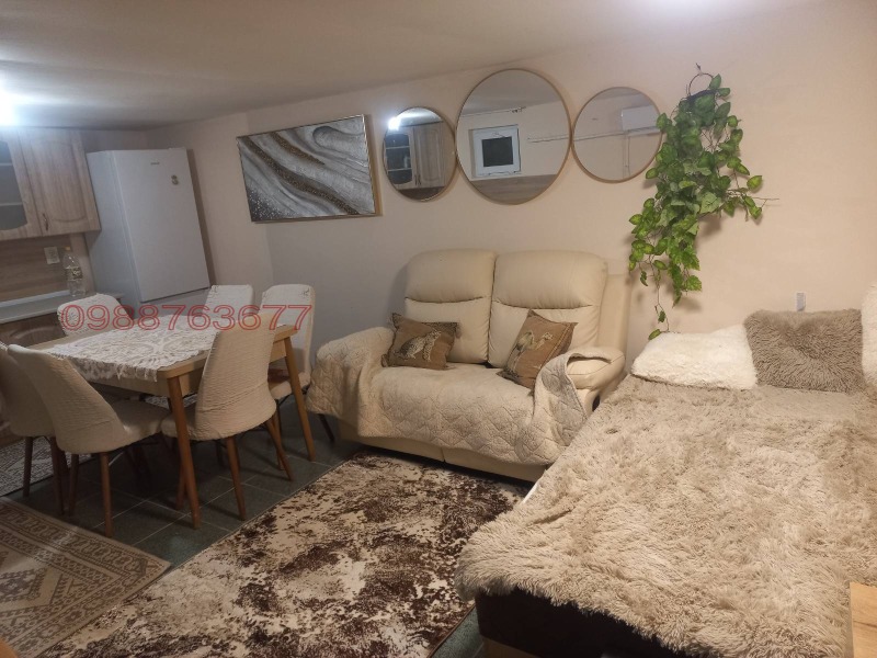 Дава под наем ЕТАЖ ОТ КЪЩА, с. Варвара, област Пазарджик