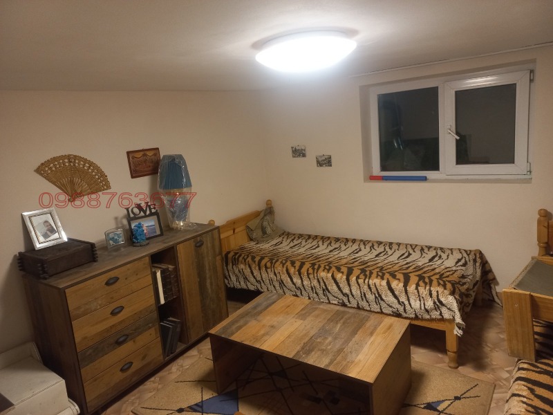 Дава под наем ЕТАЖ ОТ КЪЩА, с. Варвара, област Пазарджик, снимка 2 - Етаж от къща - 52782744