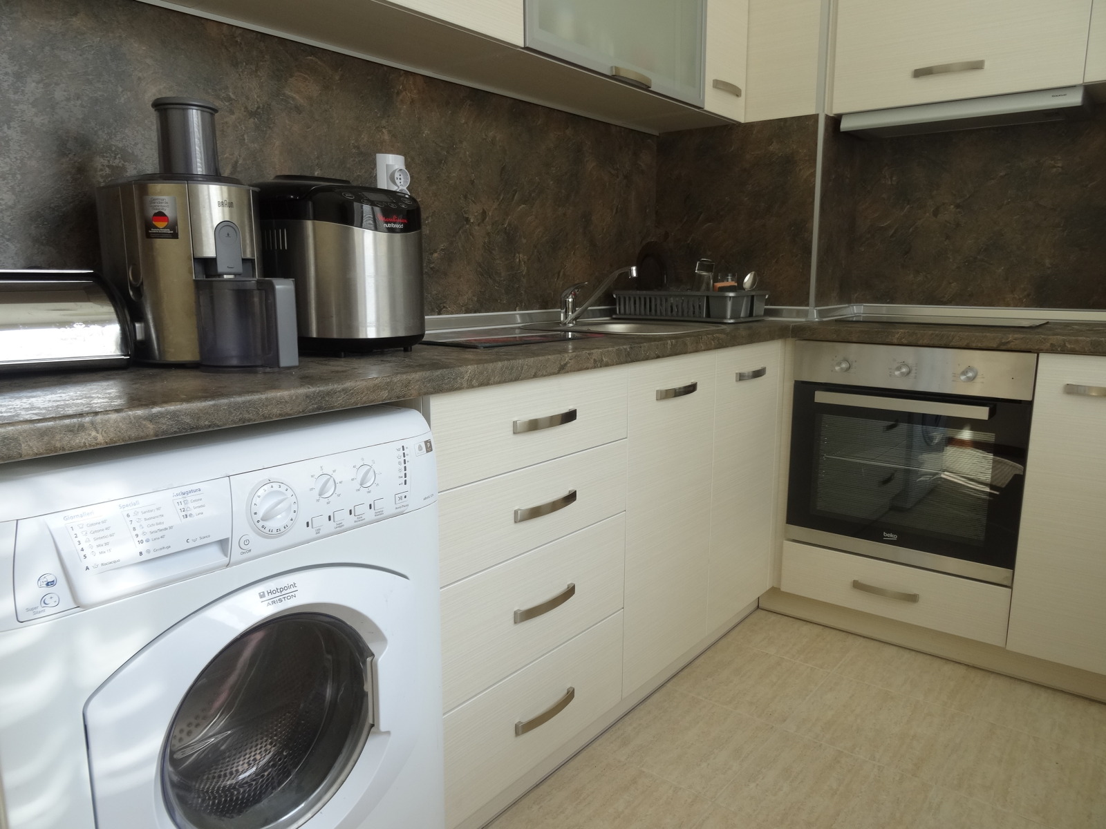 Дава под наем 2-СТАЕН, гр. Варна, Окръжна болница-Генерали, снимка 3 - Апартаменти - 53722222