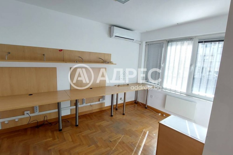 Дава под нем  Офис, град София, Хладилника • 1 500 EUR • ID 76439381 — holmes.bg - [1] 