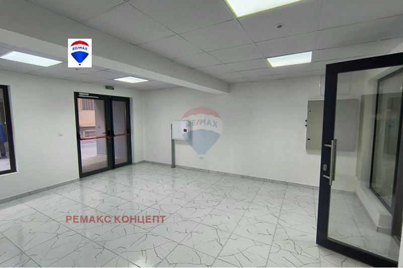 Дава под наем ОФИС, гр. Шумен, Център, снимка 2 - Офиси - 53324651