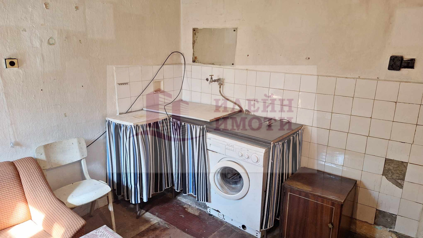 Дава под наем ЕТАЖ ОТ КЪЩА, гр. Русе, Родина 1, снимка 3 - Етаж от къща - 56070477
