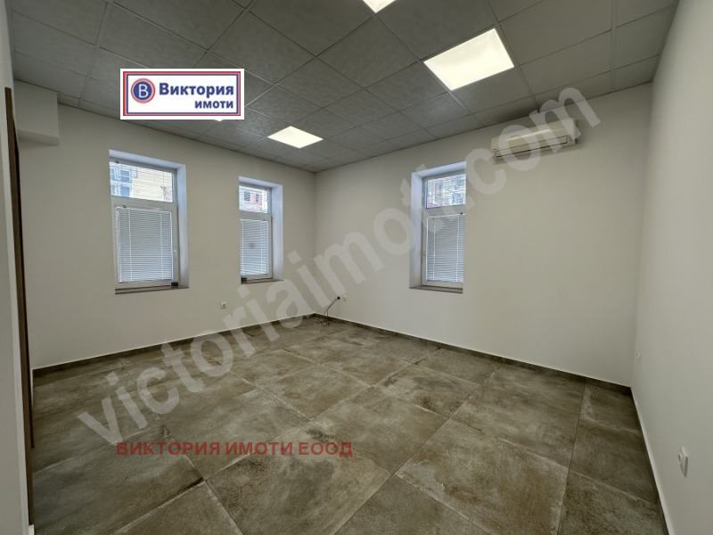 Дава под Наем ОФИС в град Велико Търново, Център - 100 кв.м / 550.66 € » 1 077 лв., ВИКТОРИЯ ИМОТИ ЕООД