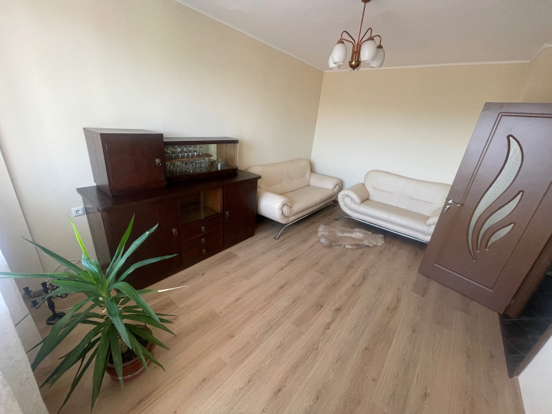 För uthyrning  1 sovrum Ruse , Centar , 55 kvm | 34388102 - bild [8]
