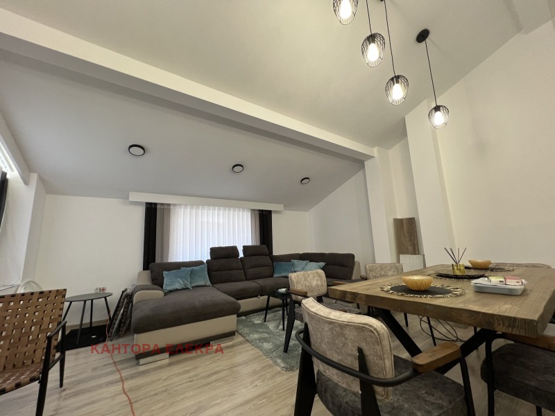 A louer  2 chambres Varna , Tsentar , 80 m² | 41729317