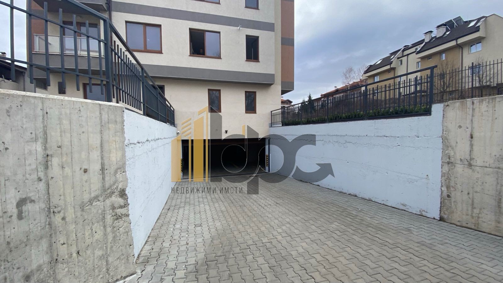 Дава под Наем ПАРКОМЯСТО | Imot.bg — изображение 4