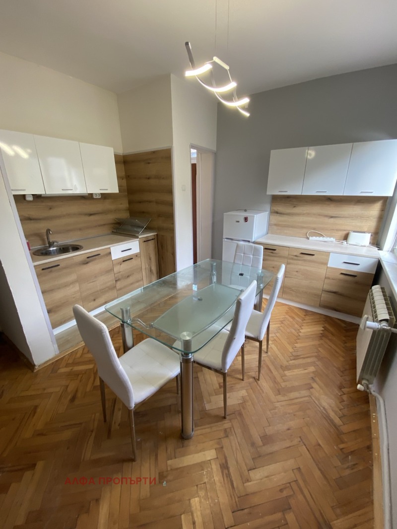 Дава под наем 2-СТАЕН, гр. София, Оборище