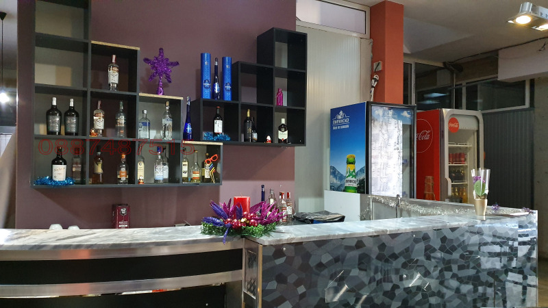 Дава под наем ЗАВЕДЕНИЕ, гр. Пловдив, Център