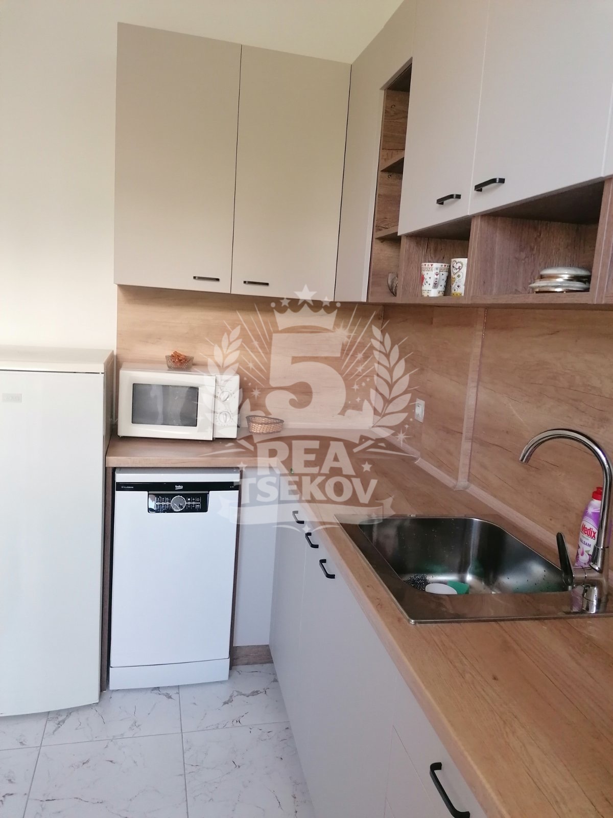 Дава под наем 2-СТАЕН, гр. София, Център, снимка 2 - Апартаменти - 53683037