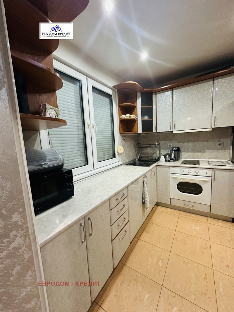 K pronájmu  2 ložnice Stara Zagora , Centar , 64 m2 | 70606109 - obraz [9]