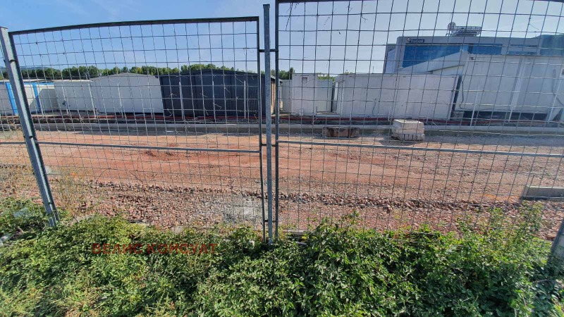 Дава под наем МЯСТО, гр. София, Младост 4