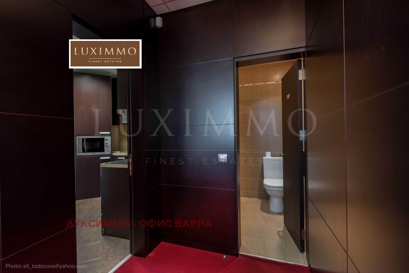 Προς ενοικίαση  Γραφείο Βαρνα , Σπορτνα ζαλα , 410 τ.μ | 82697217 - εικόνα [15]