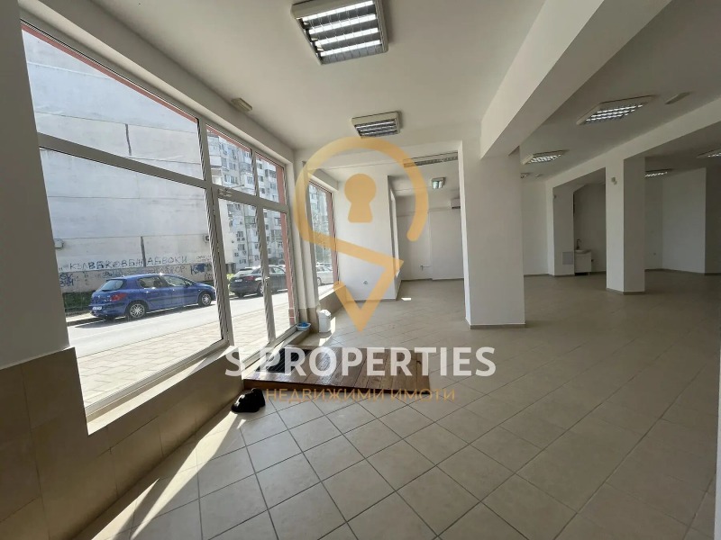 Дава под Наем МАГАЗИН в град Варна, Владислав Варненчик 1 - 125 кв.м / 1 200 € » 2 347.00 лв., ЕС ПРОПЪРТИС