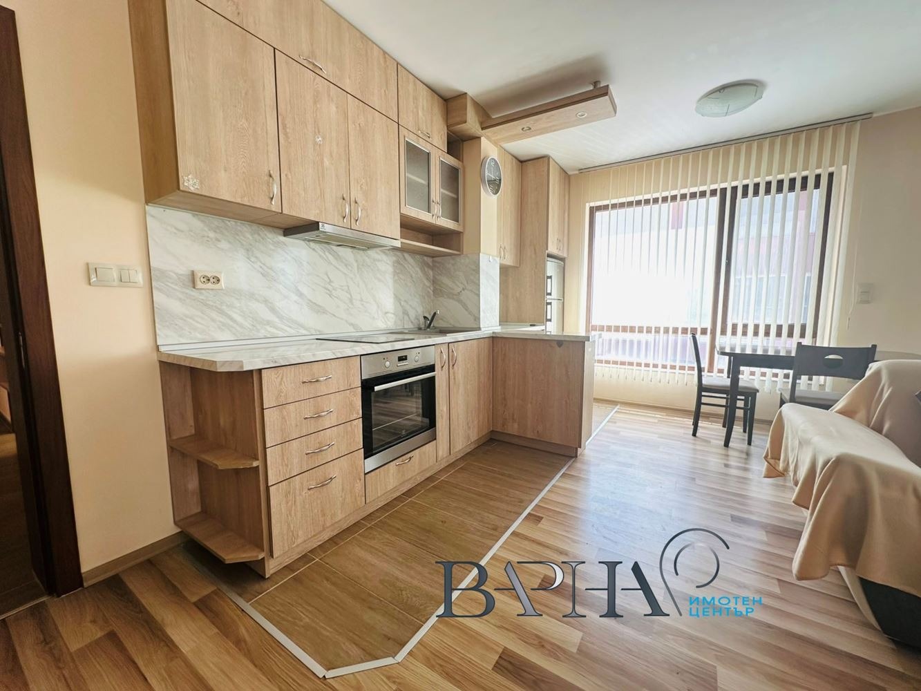 Дава под наем 3-СТАЕН, гр. Варна, Левски 1, снимка 2 - Апартаменти - 51453544