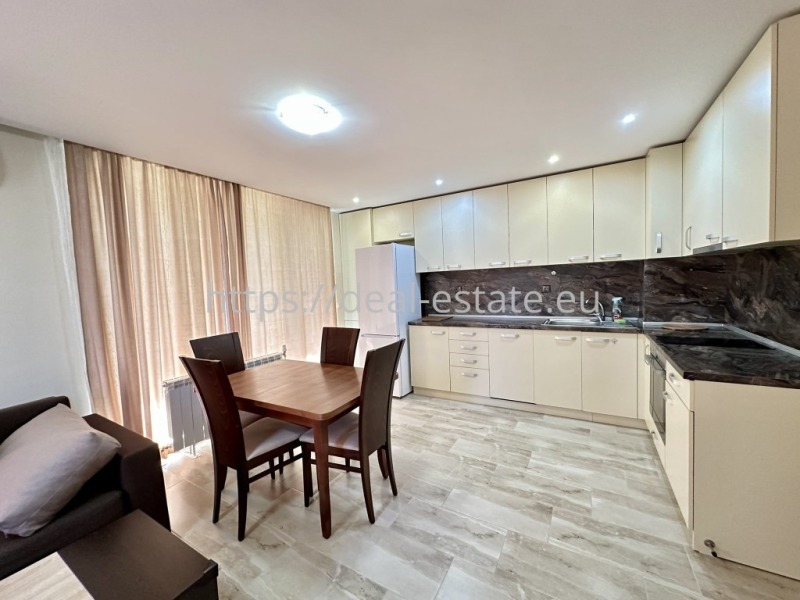 Дава под нем  3-стаен, град Благоевград, Широк център •  614 EUR • ID 93452337 — holmes.bg - [1] 