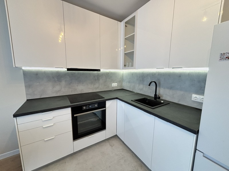 Дава под нем  3-стаен, град София, Банишора •  850 € • ID 67691456 — holmes.bg - [1] 