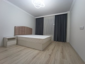 1 chambre Slaveikov, Bourgas 13