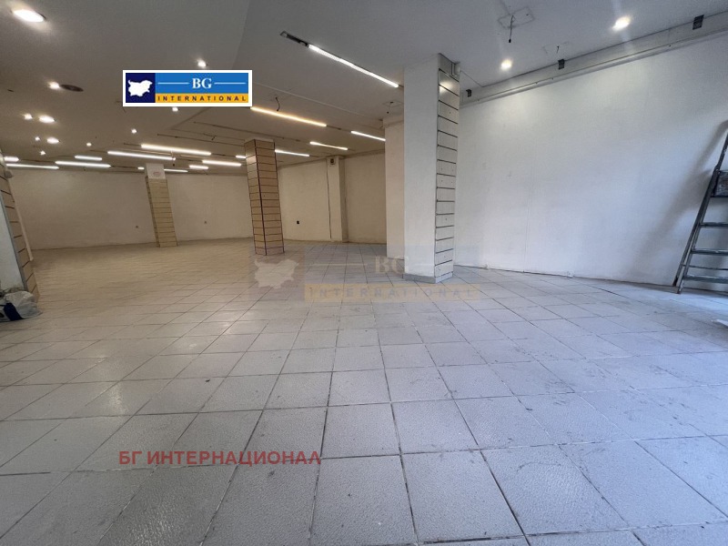 Дава под наем МАГАЗИН, гр. Бургас, Център, снимка 3 - Магазини - 53041083