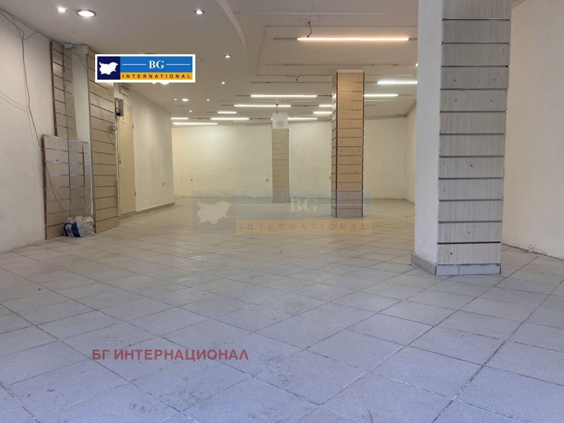 Дава под наем МАГАЗИН, гр. Бургас, Център, снимка 4 - Магазини - 53041083