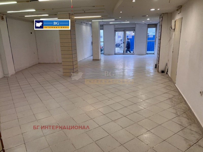 Дава под наем МАГАЗИН, гр. Бургас, Център, снимка 11 - Магазини - 53041083