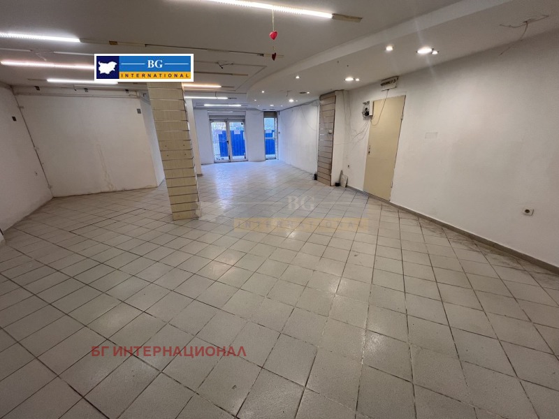 Дава под наем МАГАЗИН, гр. Бургас, Център, снимка 6 - Магазини - 53041083