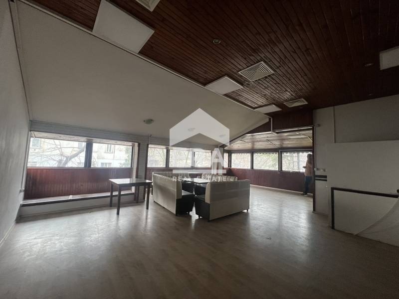 Дава под наем ЗАВЕДЕНИЕ, гр. Силистра, Център, снимка 4 - Заведения - 53462785