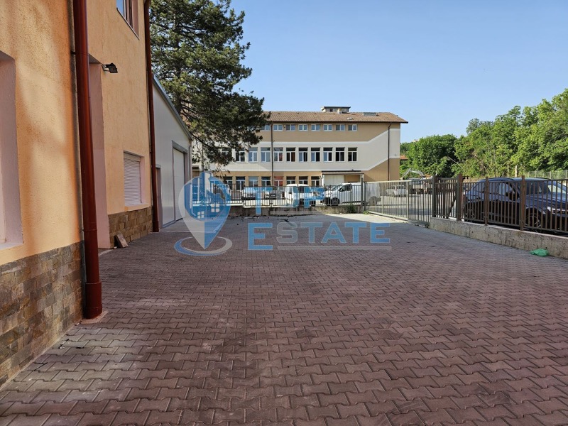 Дава под наем СКЛАД, гр. Горна Оряховица, област Велико Търново, снимка 4 - Складове - 52483653