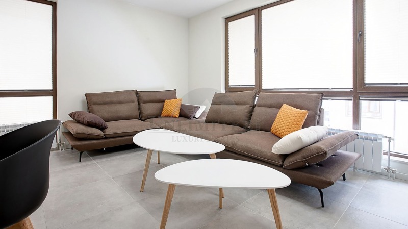Zu vermieten  3 Schlafzimmer Sofia , Simeonowo , 167 qm | 13148392 - Bild [2]