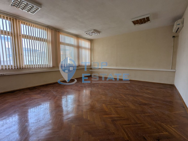Do wynajęcia  Biuro region Wielkie Tyrnowo , Gorna Orjachowica , 28 mkw | 67282156 - obraz [4]