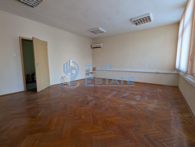 Do wynajęcia  Biuro region Wielkie Tyrnowo , Gorna Orjachowica , 28 mkw | 67282156 - obraz [3]