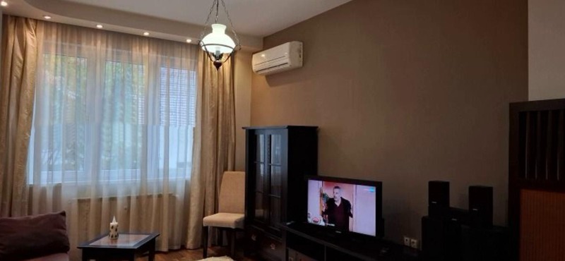 Til leie  1 soverom Sofia , Tsentar , 70 kvm | 32698829 - bilde [2]