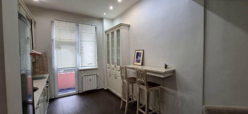 Til leie  1 soverom Sofia , Tsentar , 70 kvm | 32698829 - bilde [8]